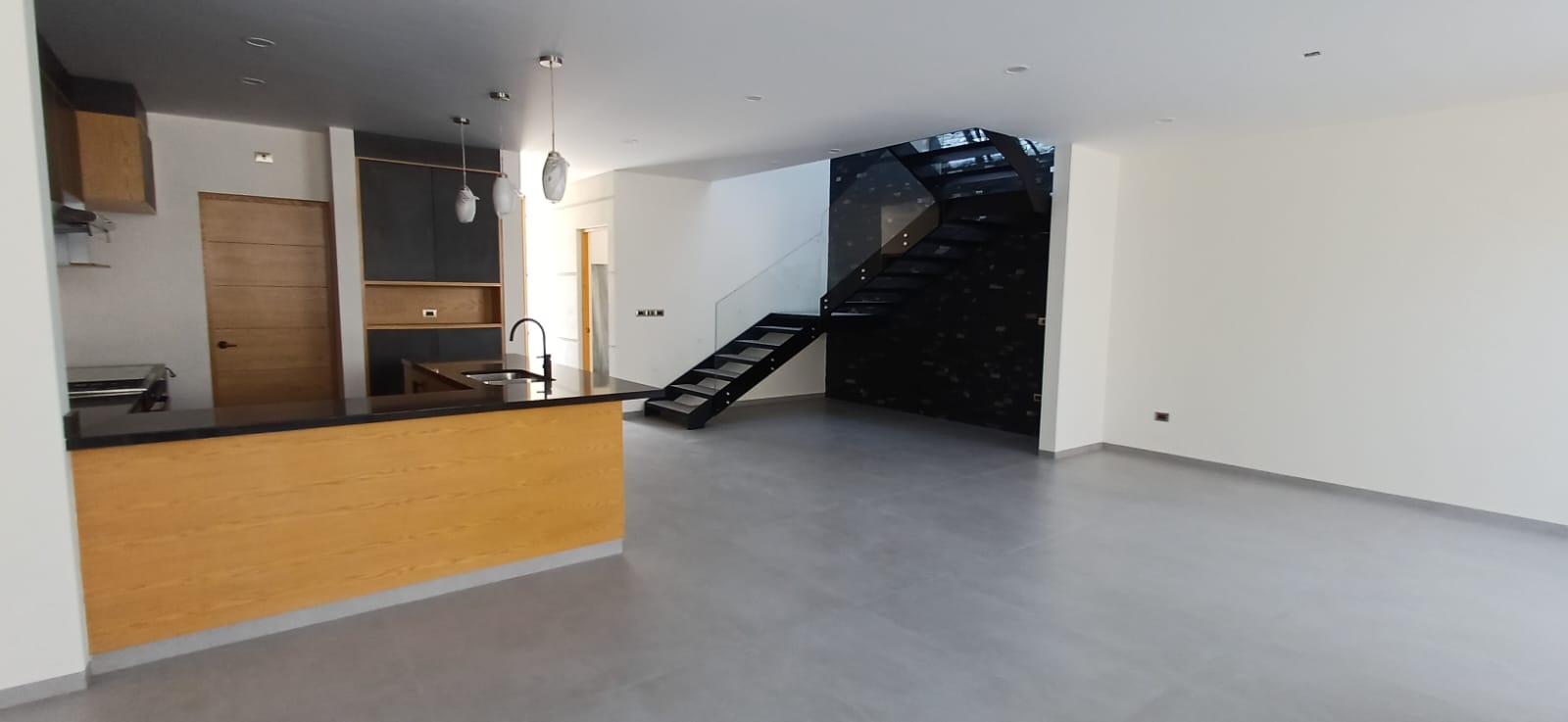 Sala y cocina abierta